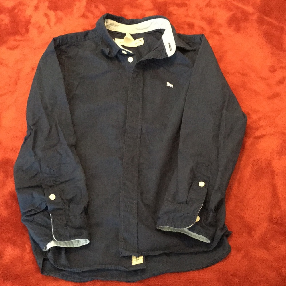 Boys long sleeve shirt.